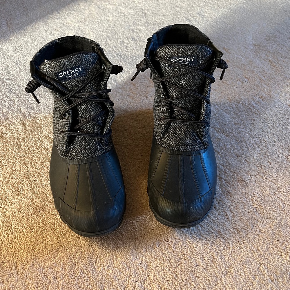 Women's size 8.5 Sperry Duck Boot